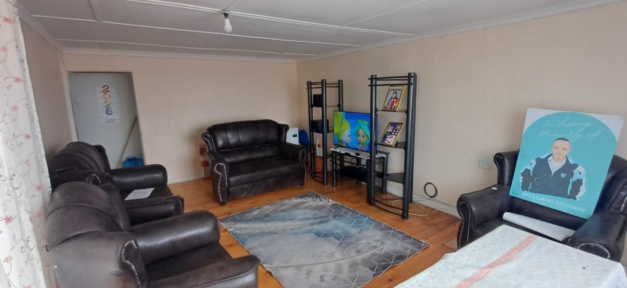 2 Bedroom Property for Sale in Zwide Eastern Cape